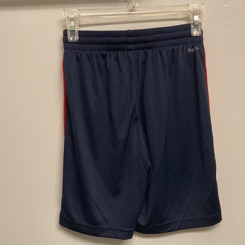 2 pair of Boys Tek Gear shorts - Picture 4 of 8